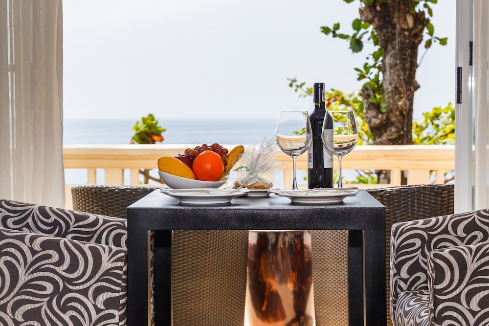 객실 내 식사 공간