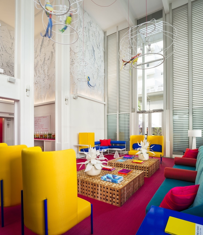 로비 좌석 공간