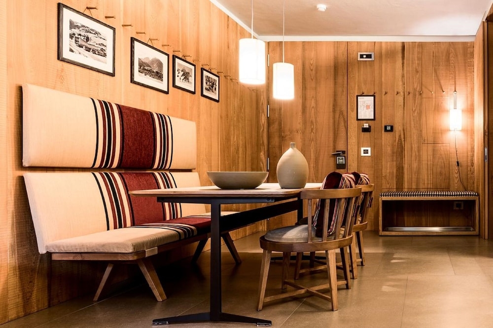 객실 내 식사 공간