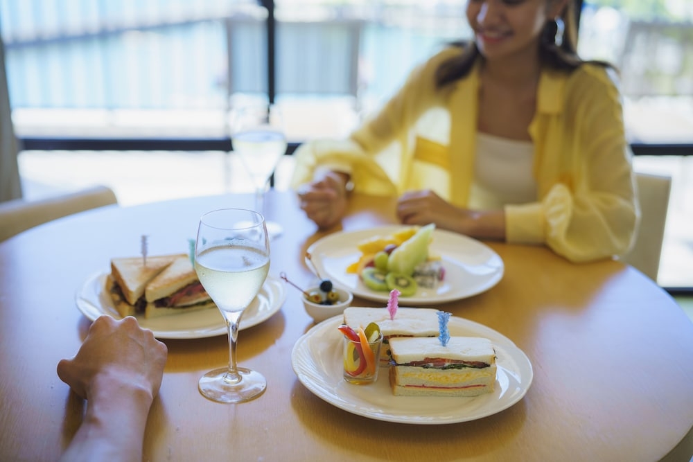 객실 내 식사 공간