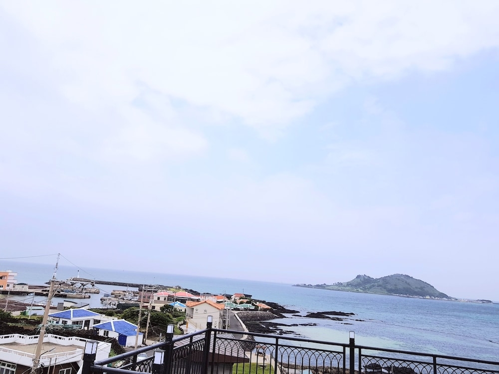 숙박 시설에서 보는 주변 전망