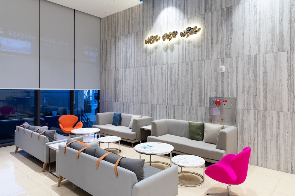 로비 좌석 공간