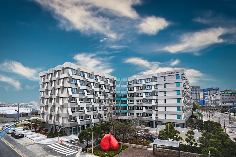 숙박 시설 정면