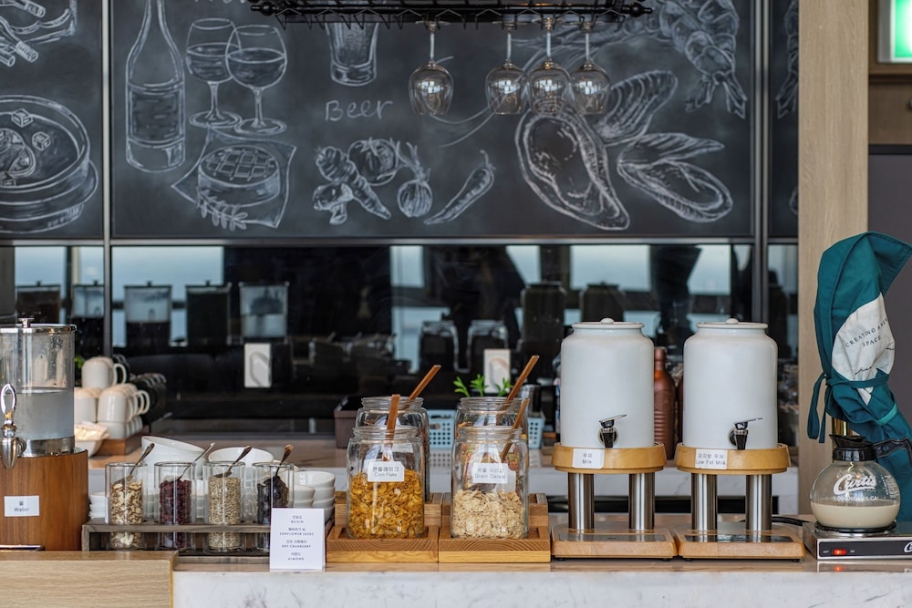 뷔페 아침 식사