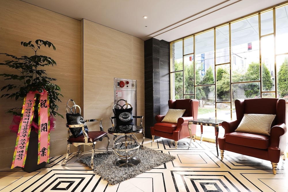 로비 좌석 공간