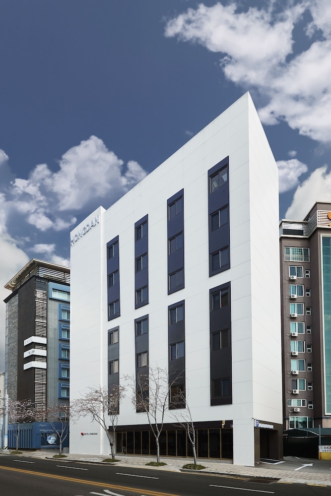 숙박 시설 정면