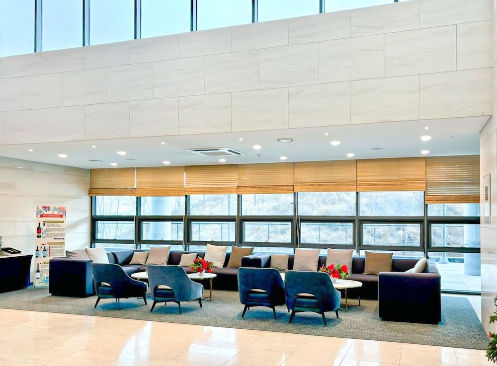 로비 좌석 공간