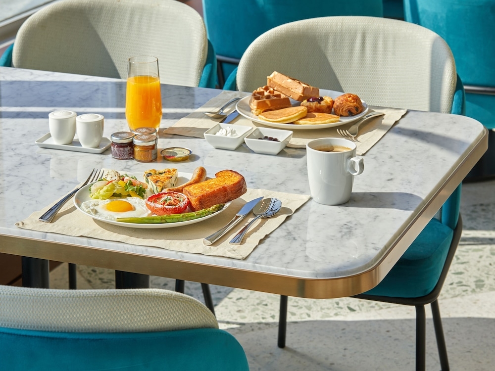 뷔페 아침 식사