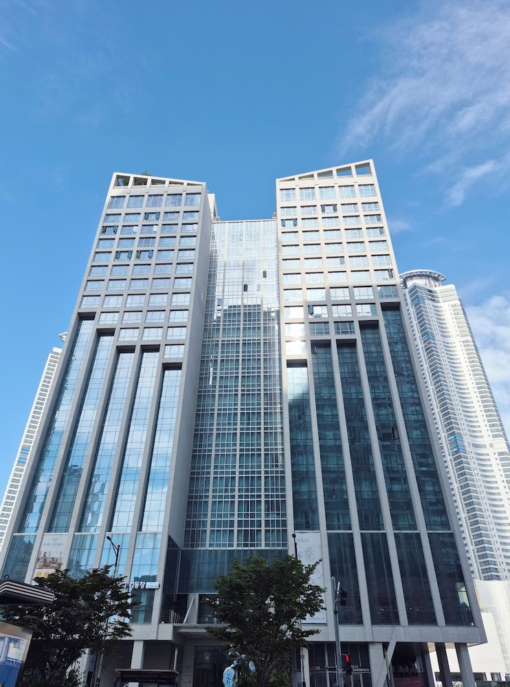 숙박 시설 정면