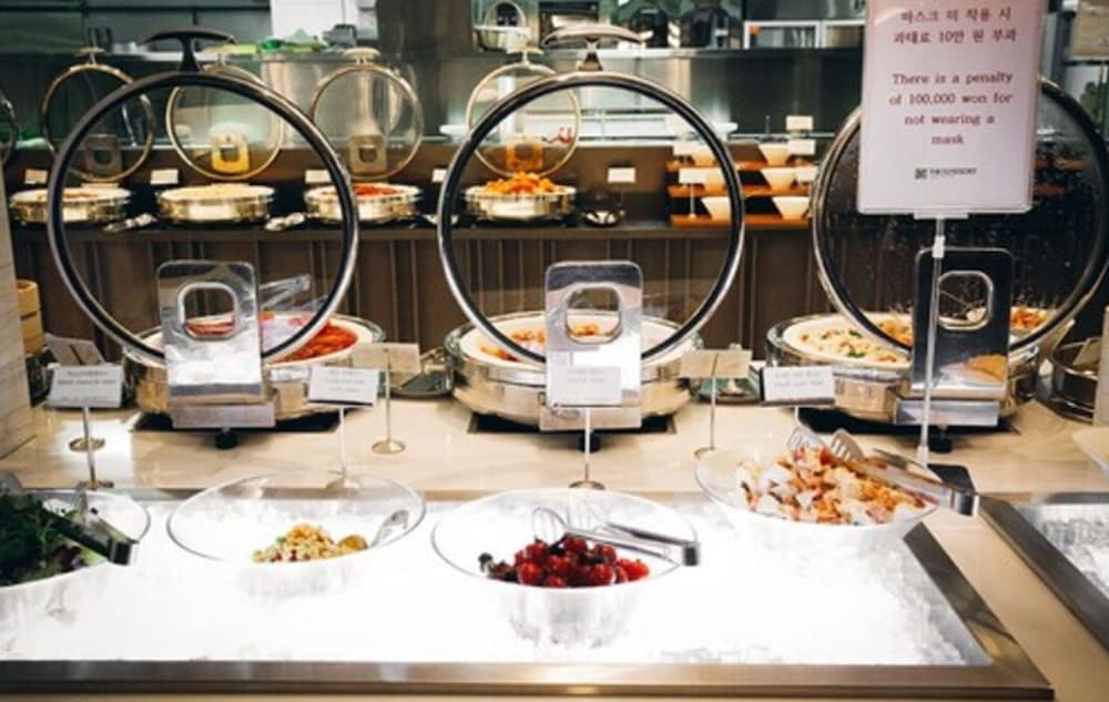 뷔페 아침 식사