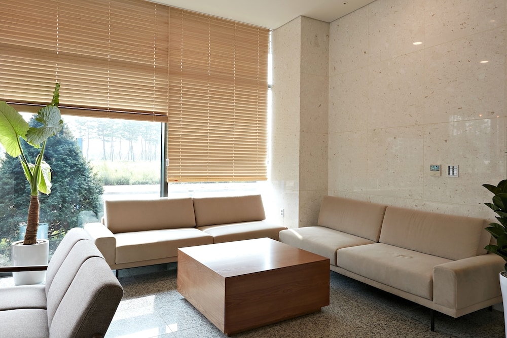 로비 좌석 공간