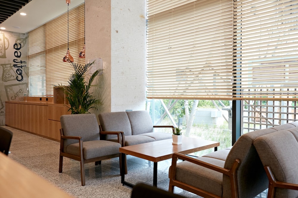 로비 좌석 공간