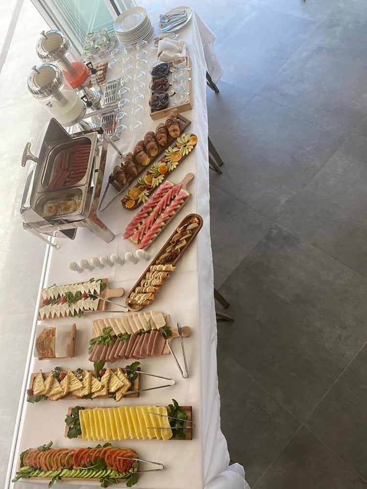 뷔페 아침 식사