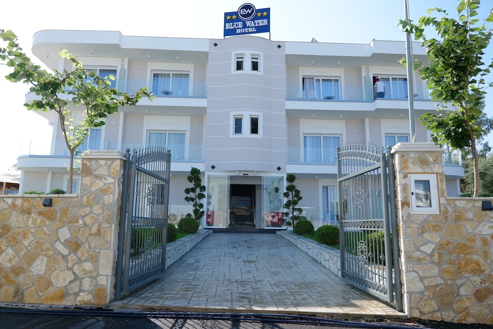 숙박 시설 정면