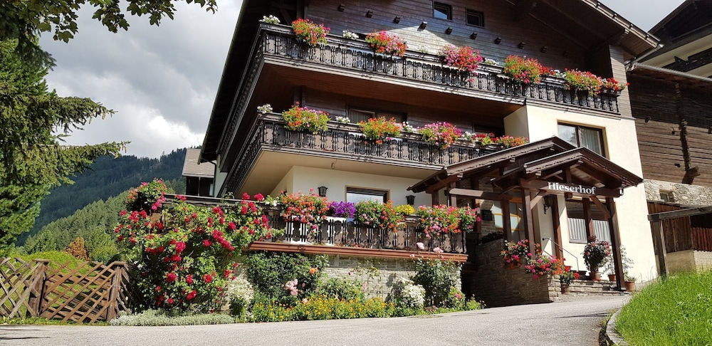 숙박 시설 정면