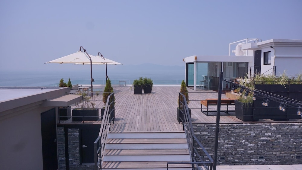 숙박 시설 정면