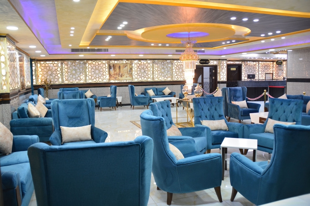 로비 좌석 공간