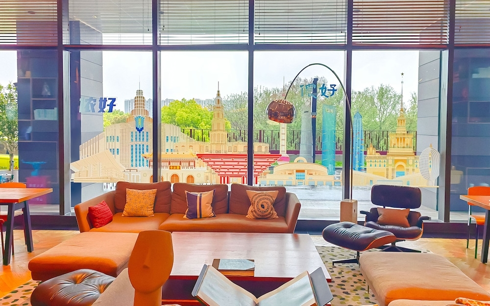 로비 좌석 공간