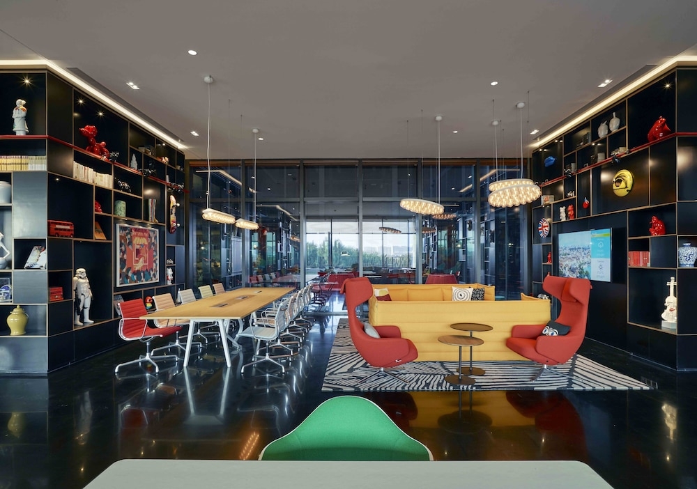 로비 좌석 공간