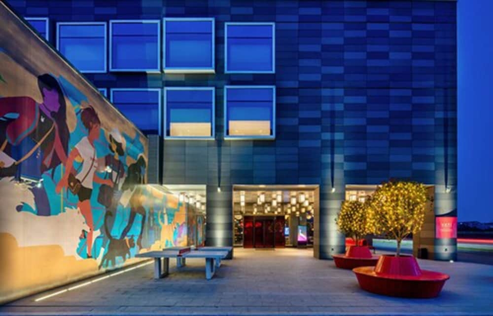 숙박 시설 입구