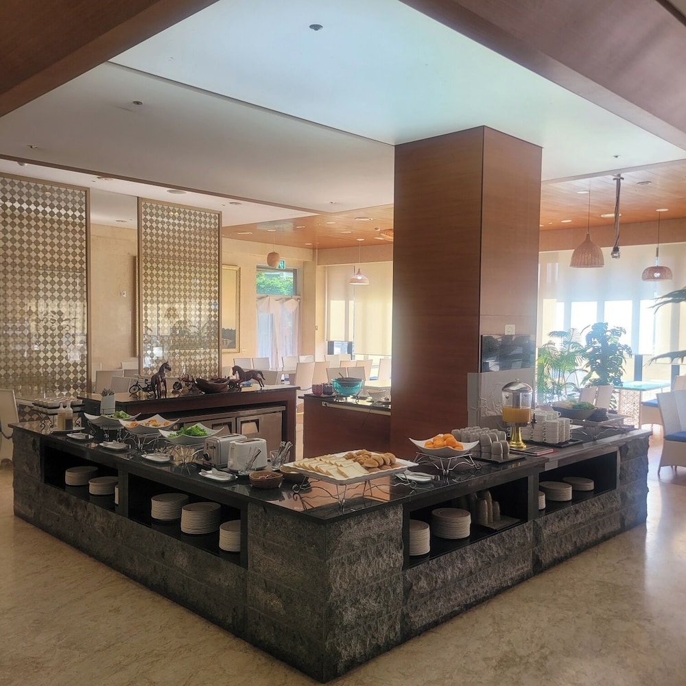 뷔페 아침 식사