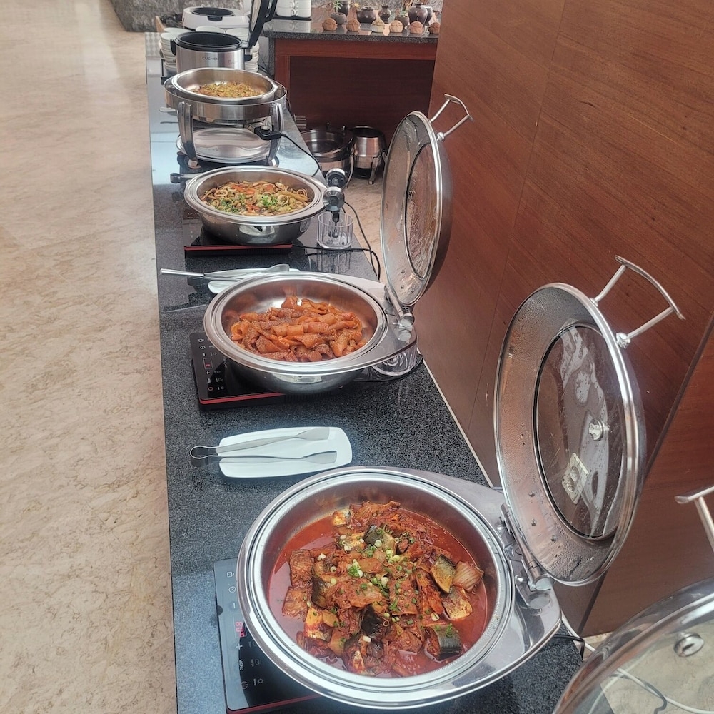 뷔페 아침 식사