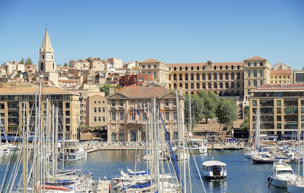 숙박 시설 정면