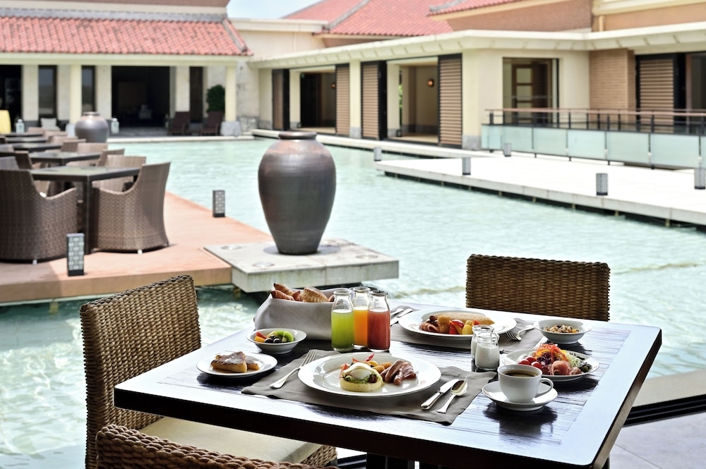 뷔페 아침 식사