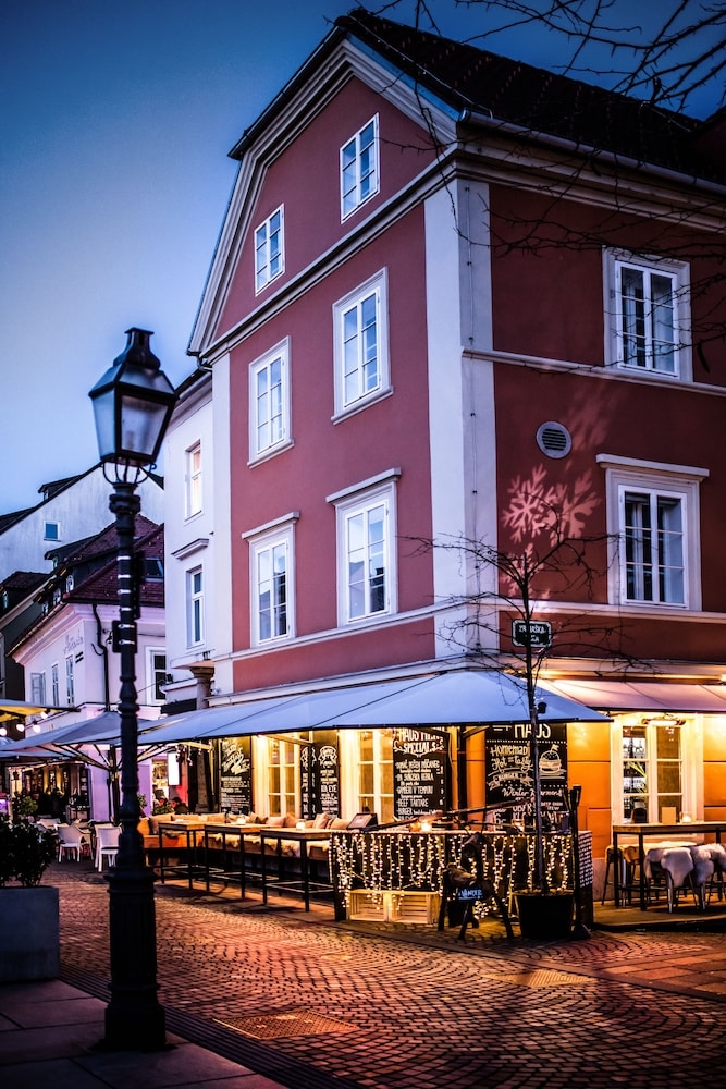 숙박 시설의 전망