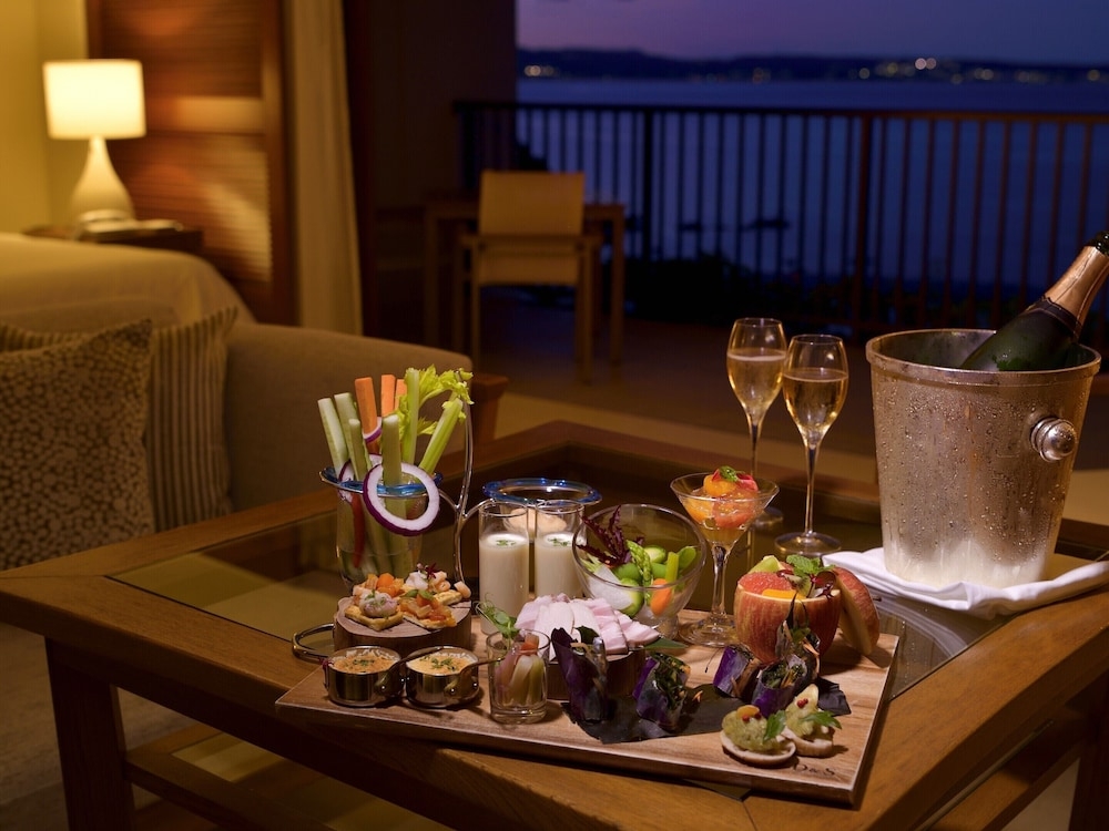 룸서비스 - 식사