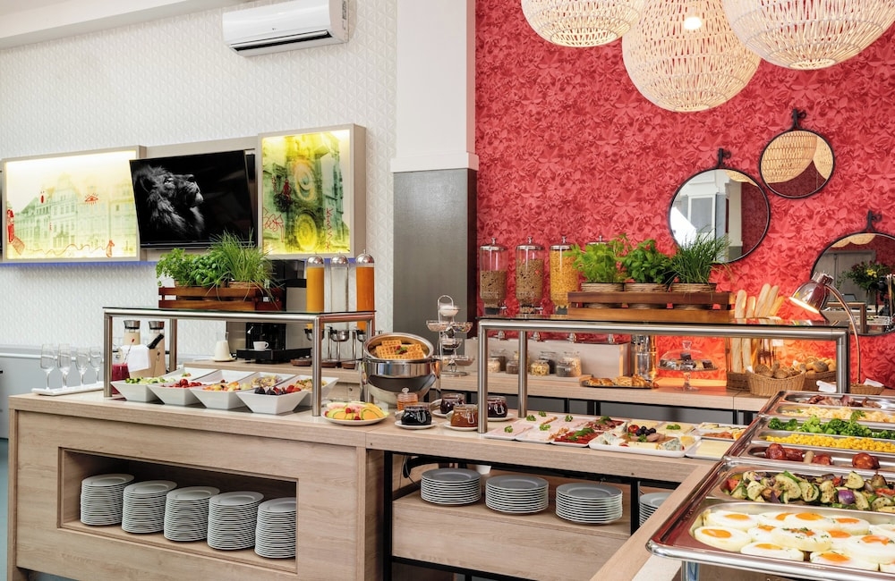 뷔페 아침 식사