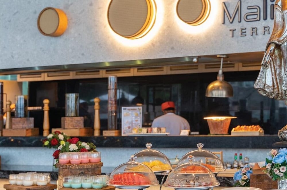 뷔페 아침 식사