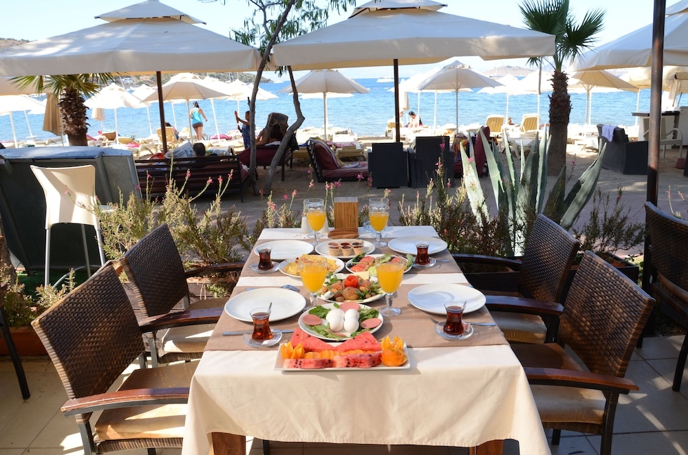 뷔페 아침 식사