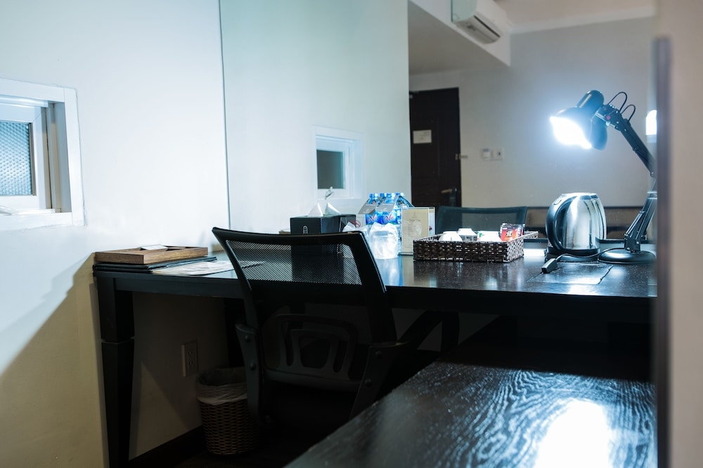 객실 내 비즈니스 센터