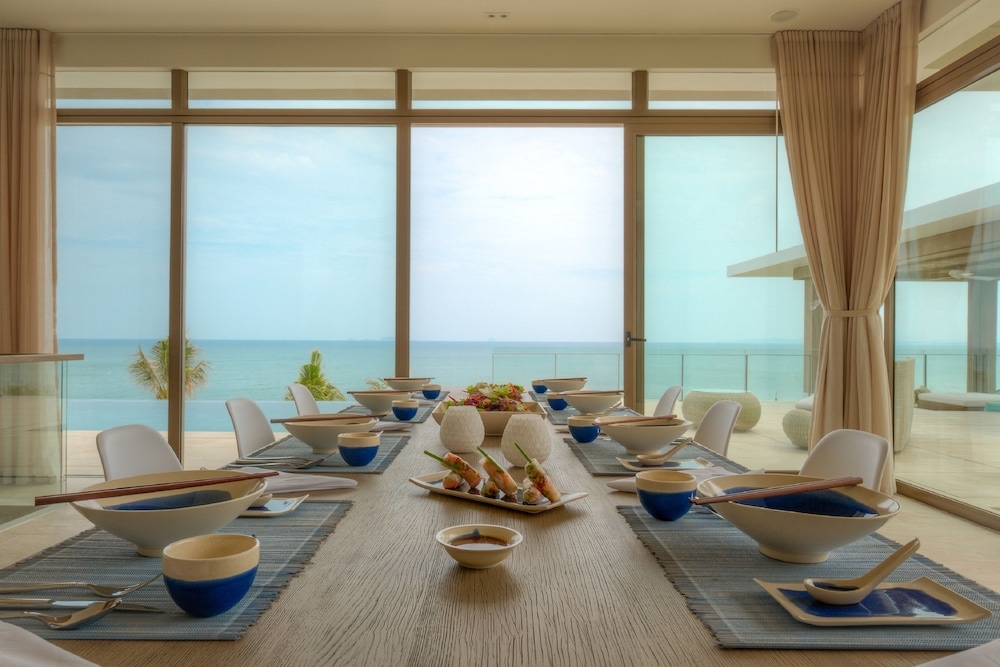 객실 내 식사 공간