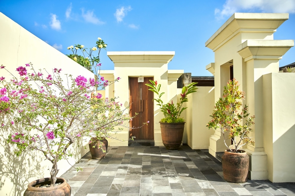 숙박 시설 입구