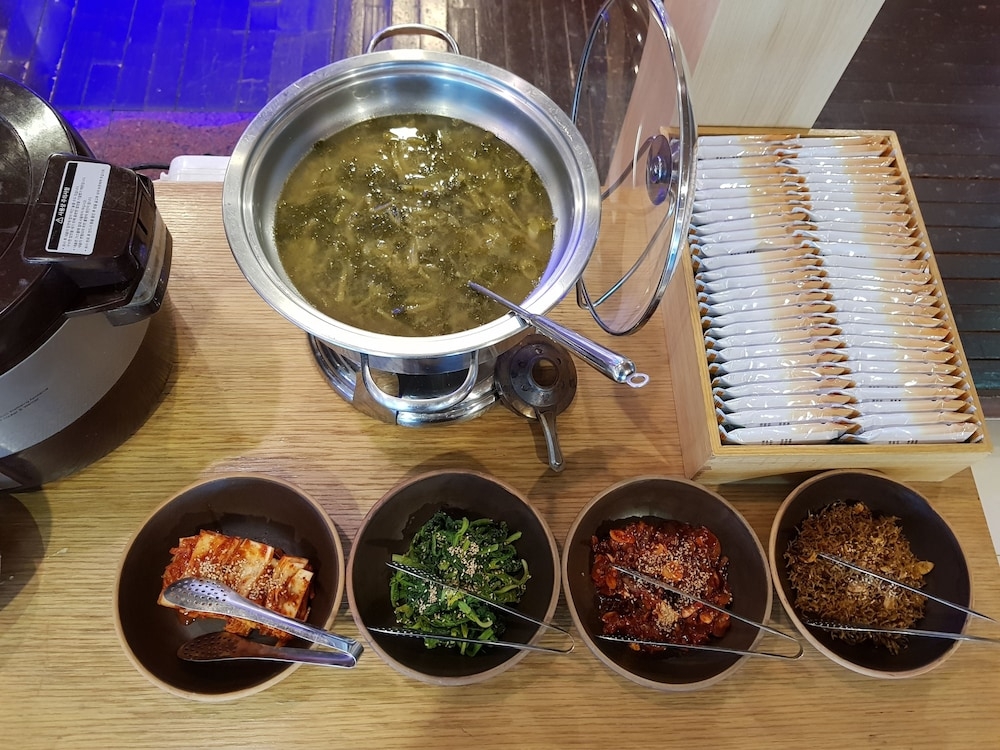 뷔페 아침 식사