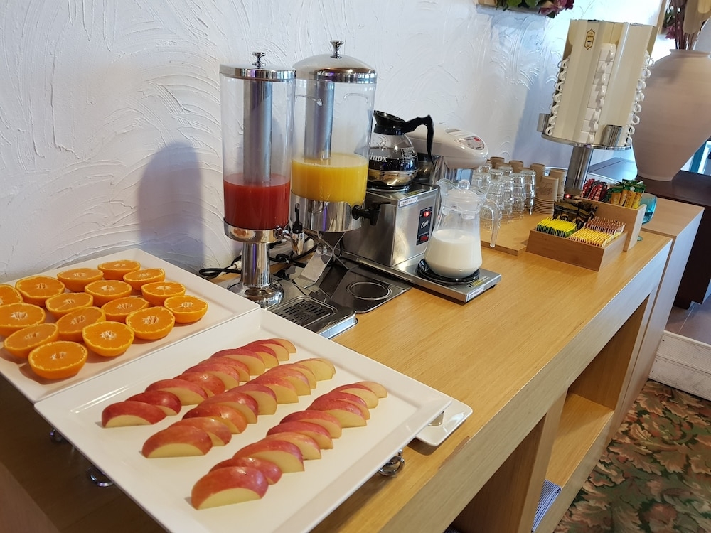 뷔페 아침 식사