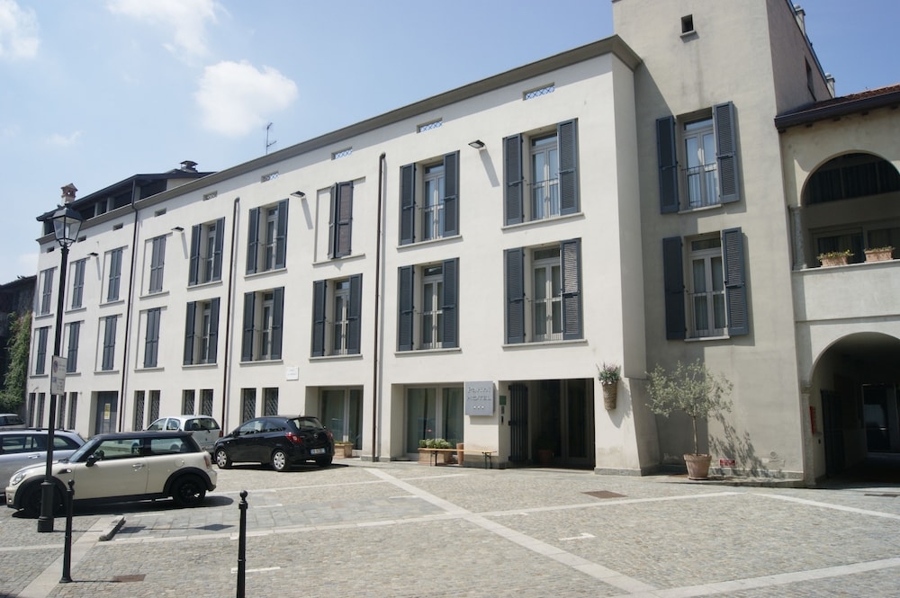 숙박 시설 정면