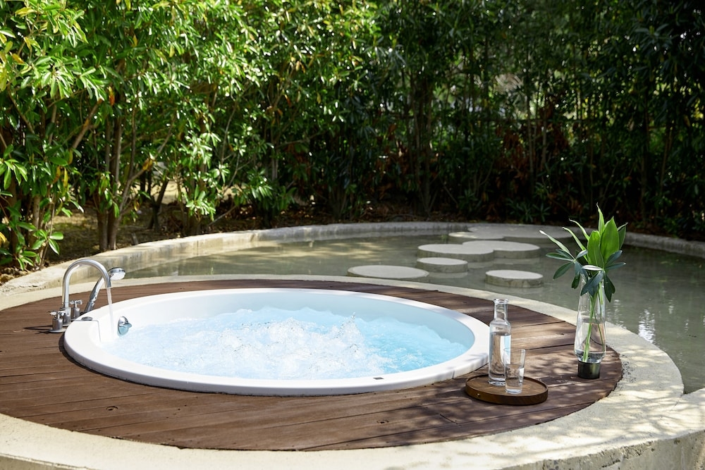 전용 스파 욕조