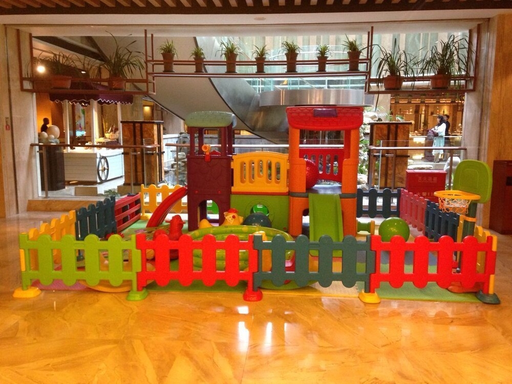 어린이 놀이 공간 - 실내