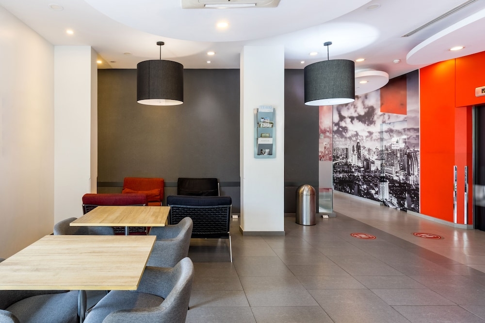 로비 좌석 공간