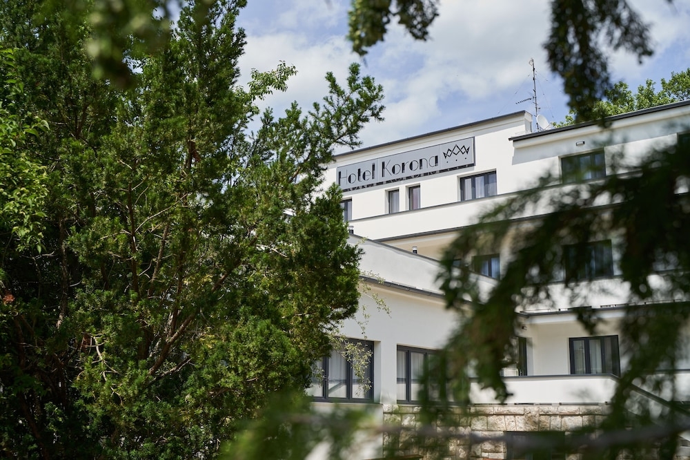 숙박 시설 정면