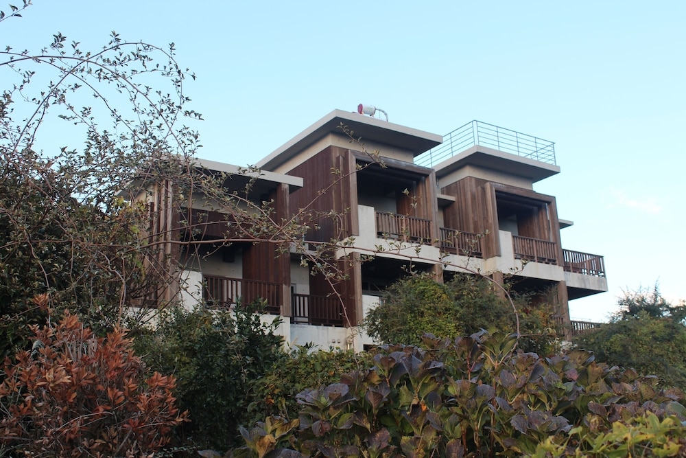 숙박 시설 정면