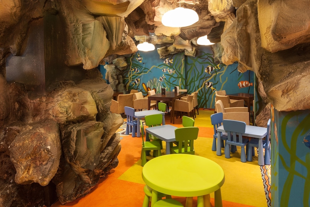 어린이 놀이 공간 - 실내