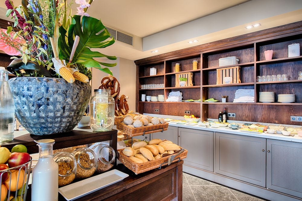 뷔페 아침 식사