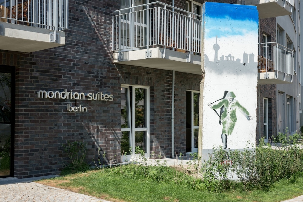 숙박 시설 입구