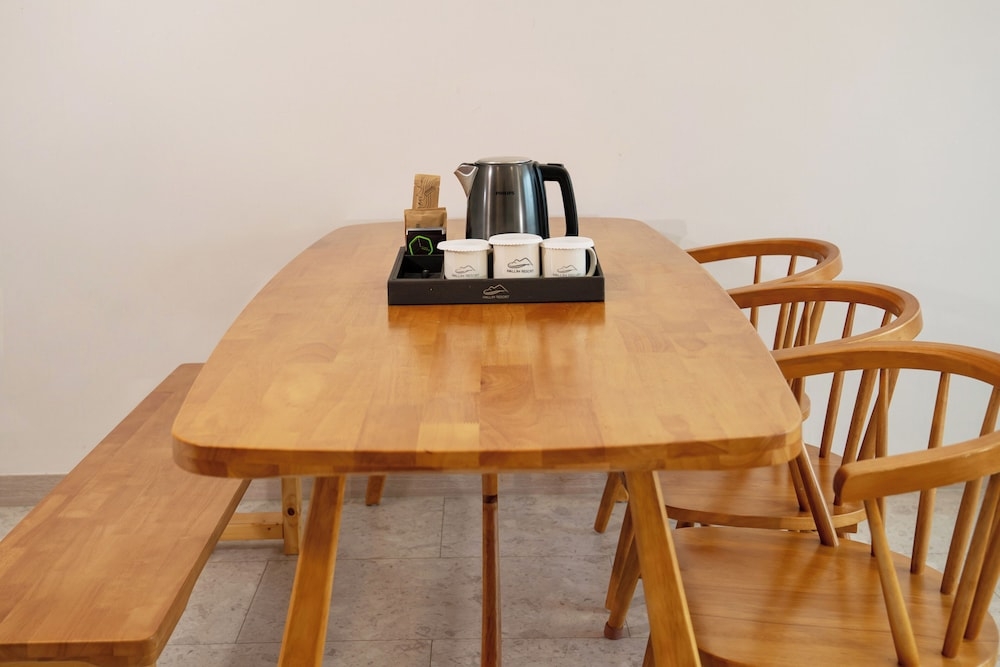 객실 내 식사 공간