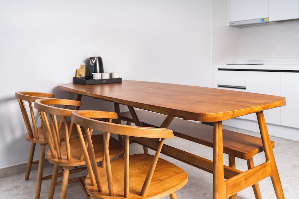 객실 내 식사 공간