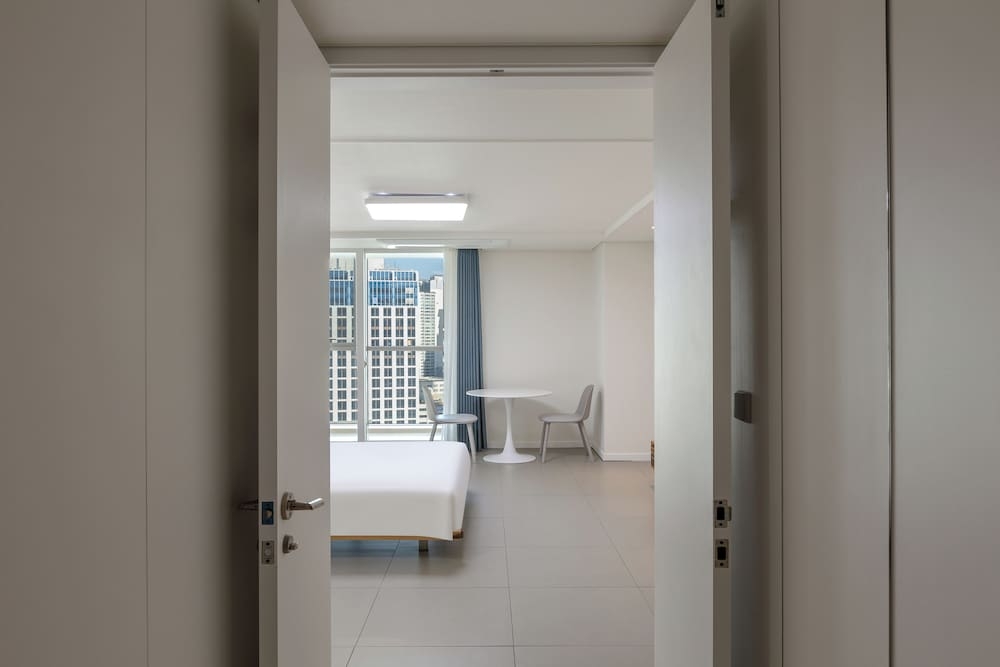 숙박 시설에서 보는 시내 전망